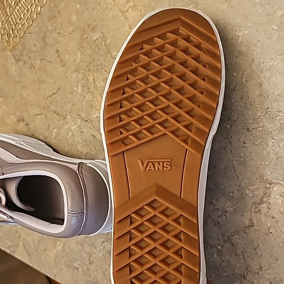 Vans - Picture 4 of 4